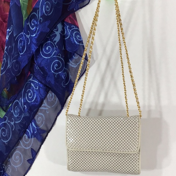 Whiting and Davis vintage white evening bag - Picture 2 of 14